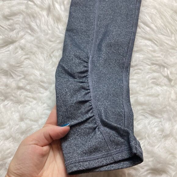 Athleta Gray Heringbone Ruched Leggings - Picture 7 of 9